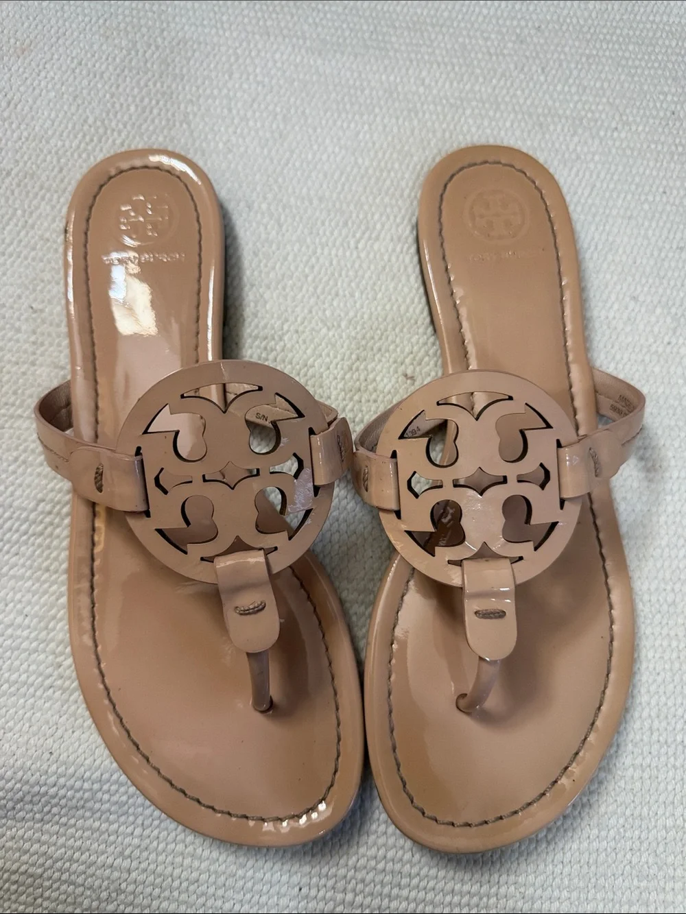 Patent Leather Thong Sandals in seashell/blush pink